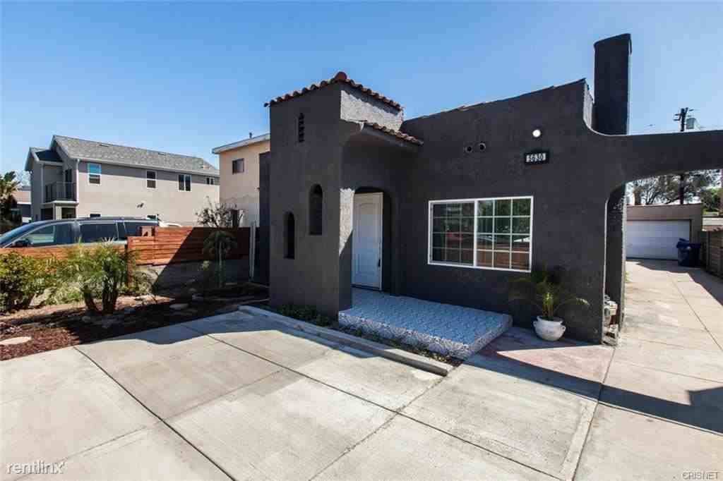 5630 Craner Ave - Photo 2 of 9