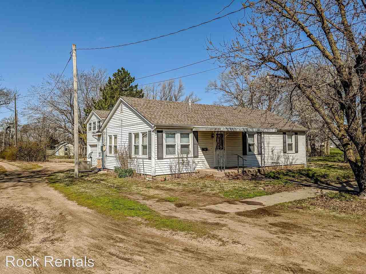 309 S 8th St - Photo 2 of 19