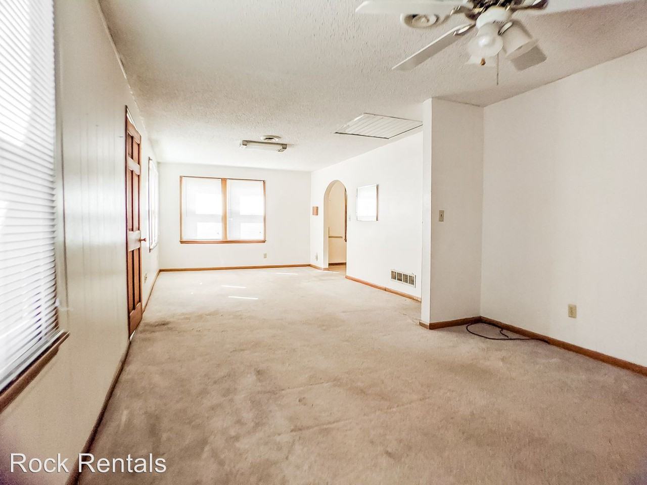 309 S 8th St - Photo 3 of 19