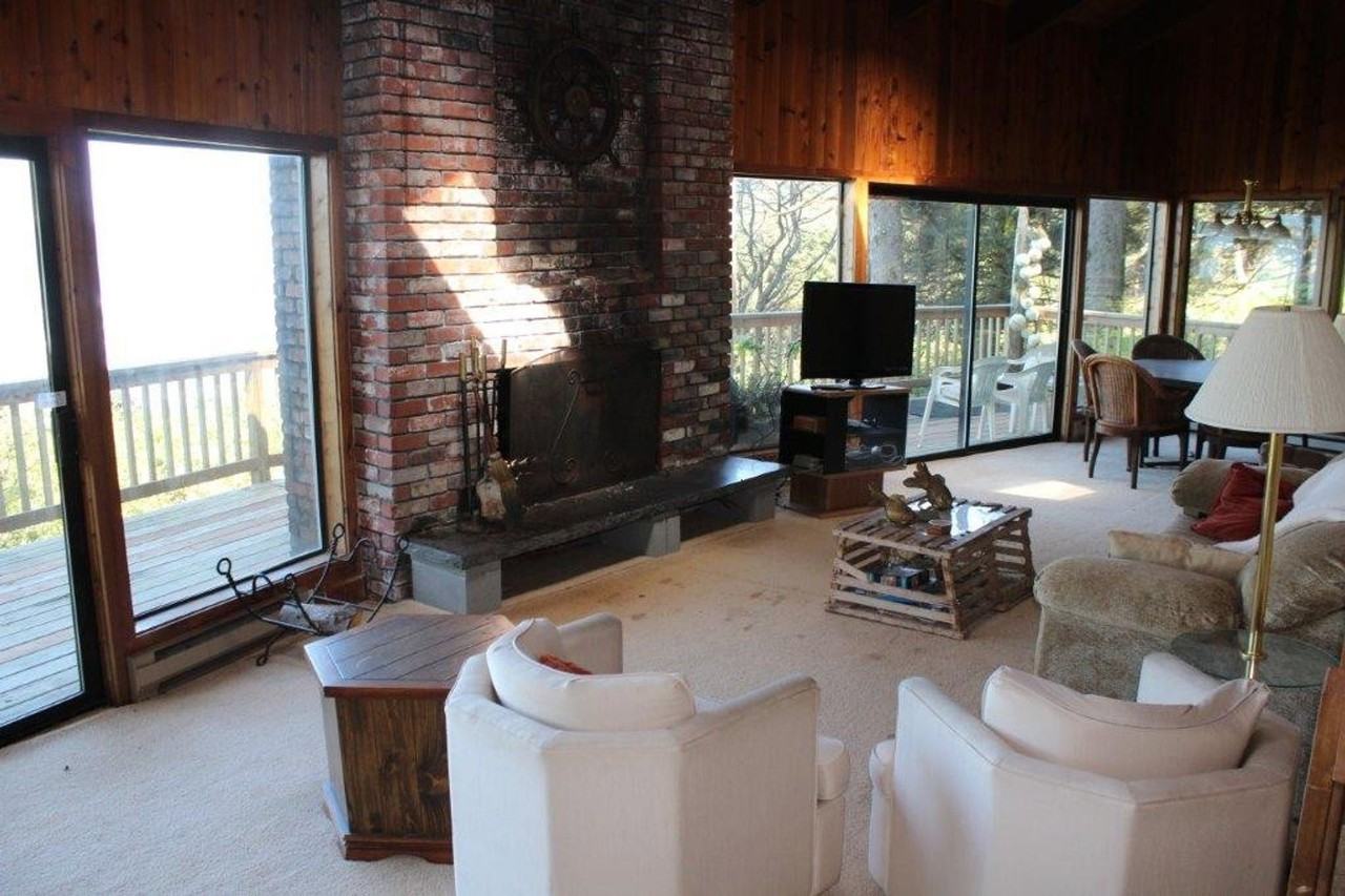 44550 Falcon Ln - Photo 3 of 19