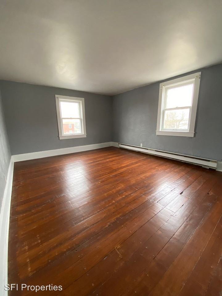 352/354/356 E. 3rd St - Photo 3 of 6