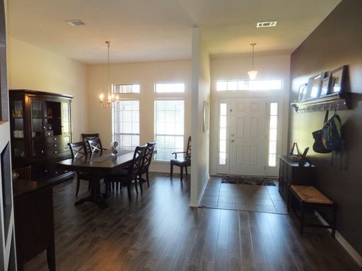 5455 Forest Hills Ln - Photo 3 of 22