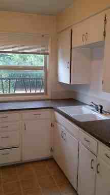 655 NE 4th St - Photo 3 of 9