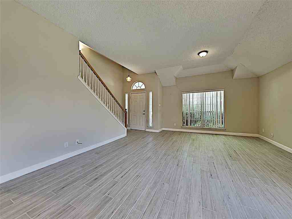 2115 Camelot Drive - Photo 2 of 17