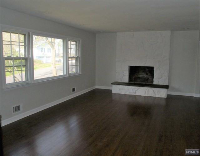 679 Calvin Street - Photo 3 of 18