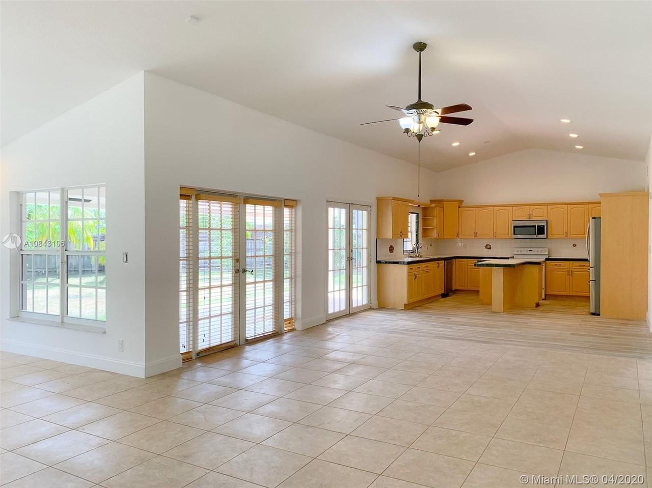 13005 Southwest 117th Terrace - Photo 3 of 19