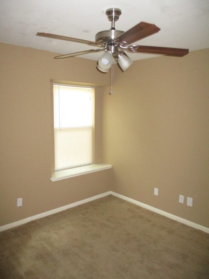 14807 Spring Lake Drive - Photo 2 of 17