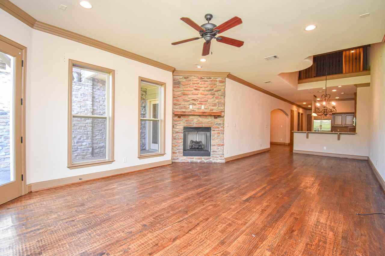 952 La Vista Dr - Photo 3 of 47