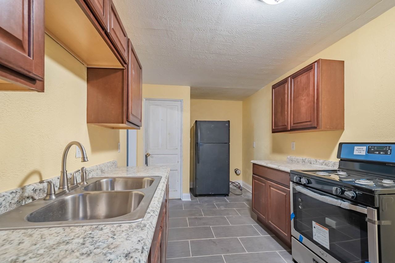 435 North Graham Street - Photo 3 of 20