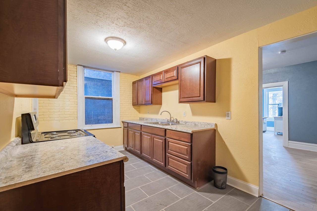 435 North Graham Street - Photo 4 of 20