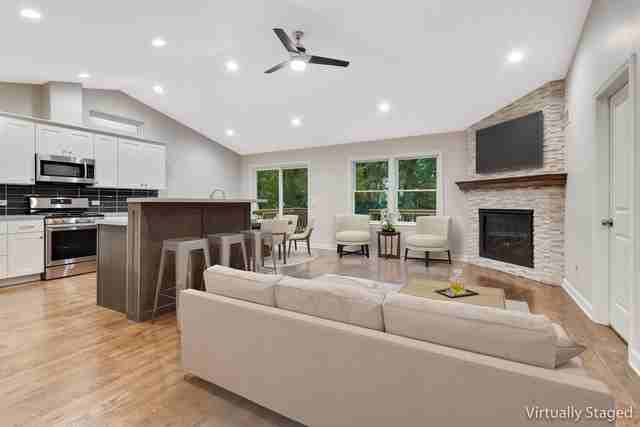 308 Wander Way - Photo 3 of 38