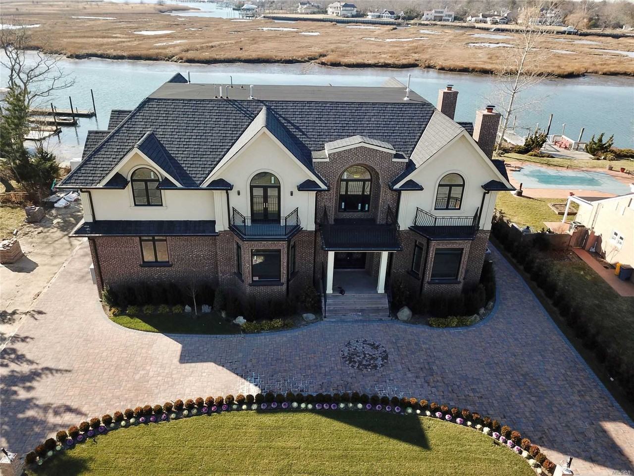 986 Wateredge Pl - Photo 2 of 21