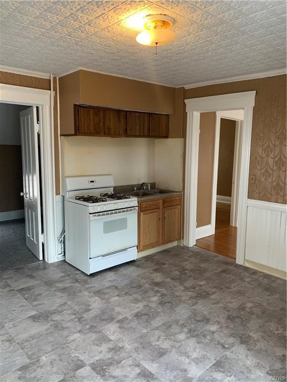 215 Hixson Ave - Photo 2 of 19