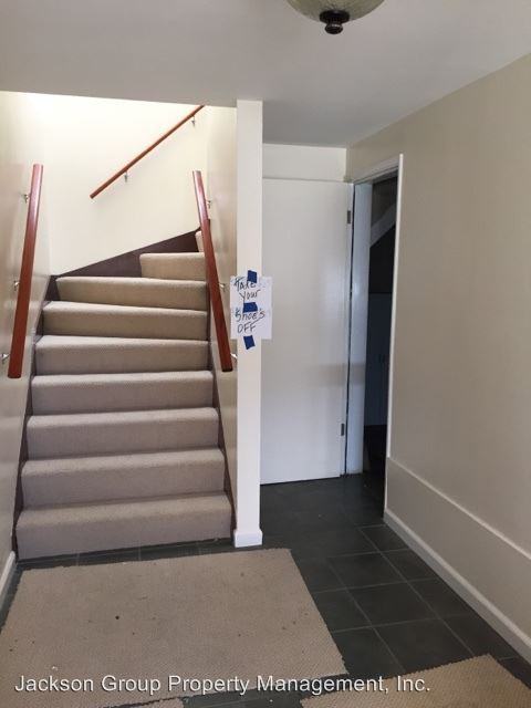 126 Ward St - Photo 2 of 15