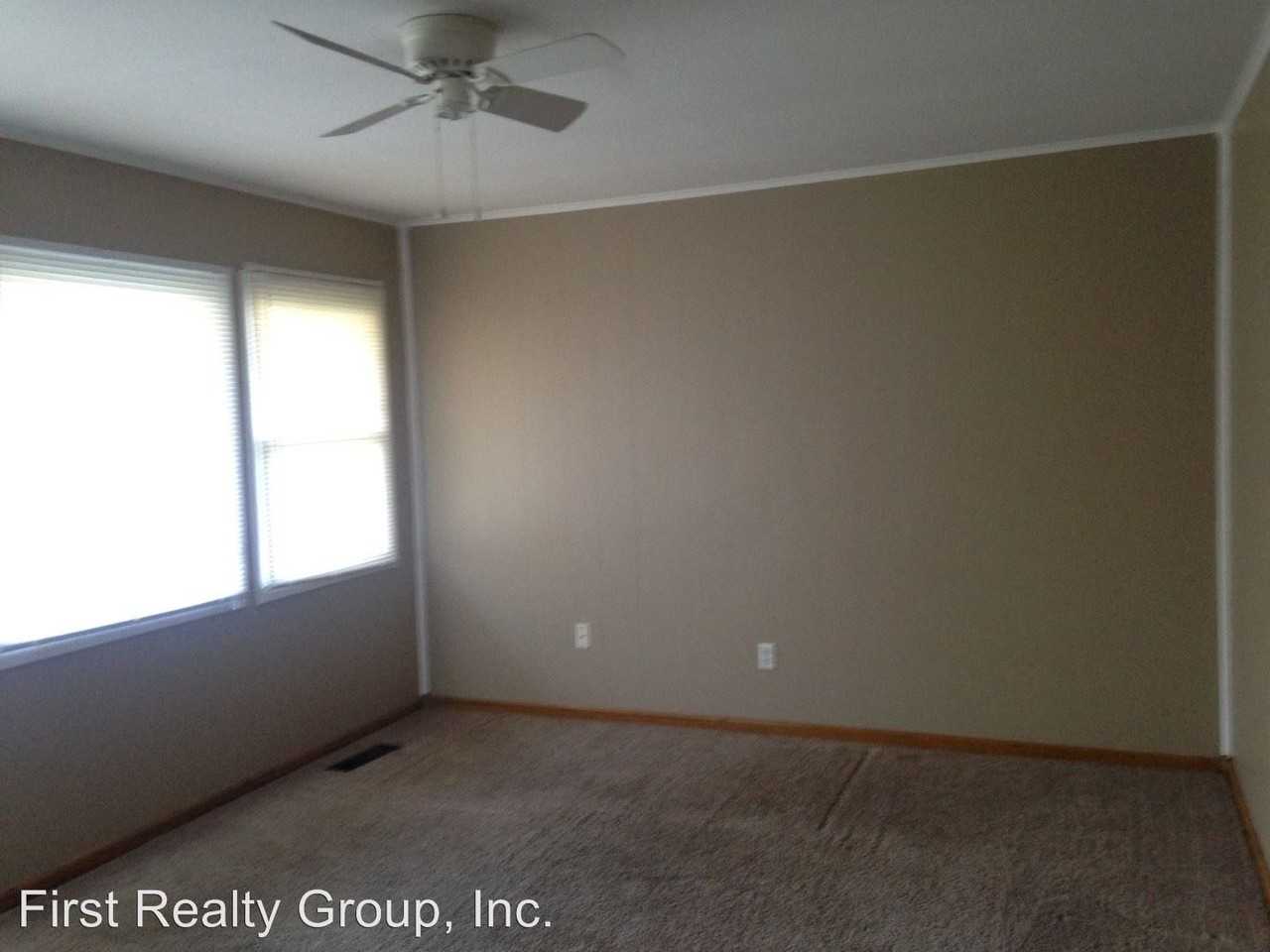 1498 Elaine Street - Photo 3 of 7