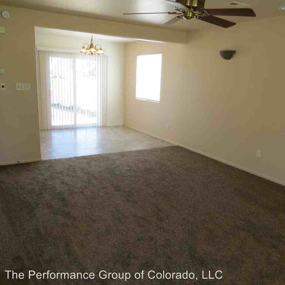 2906 Mirror Avenue - Photo 3 of 11