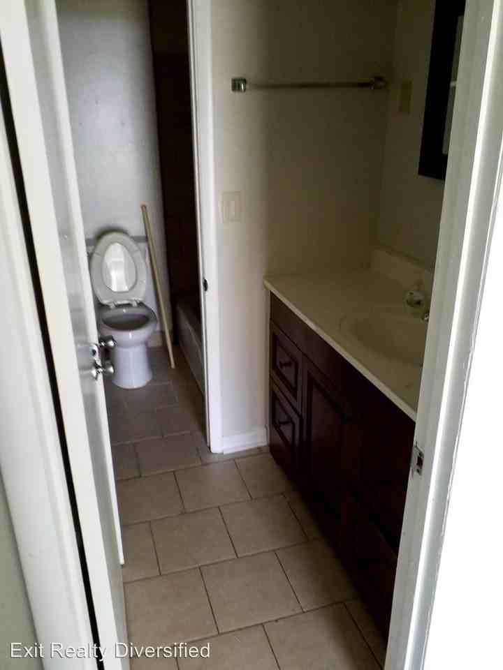 1717 24th Ave N A-B - Photo 2 of 7