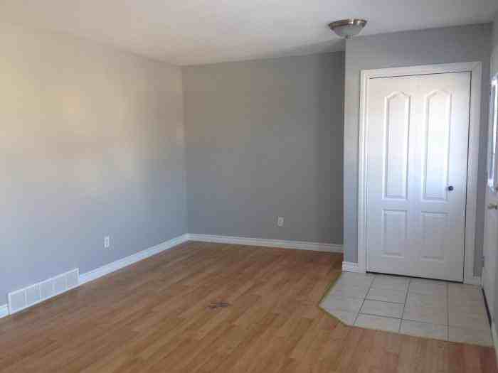 9727 -69 Ave - Photo 2 of 10