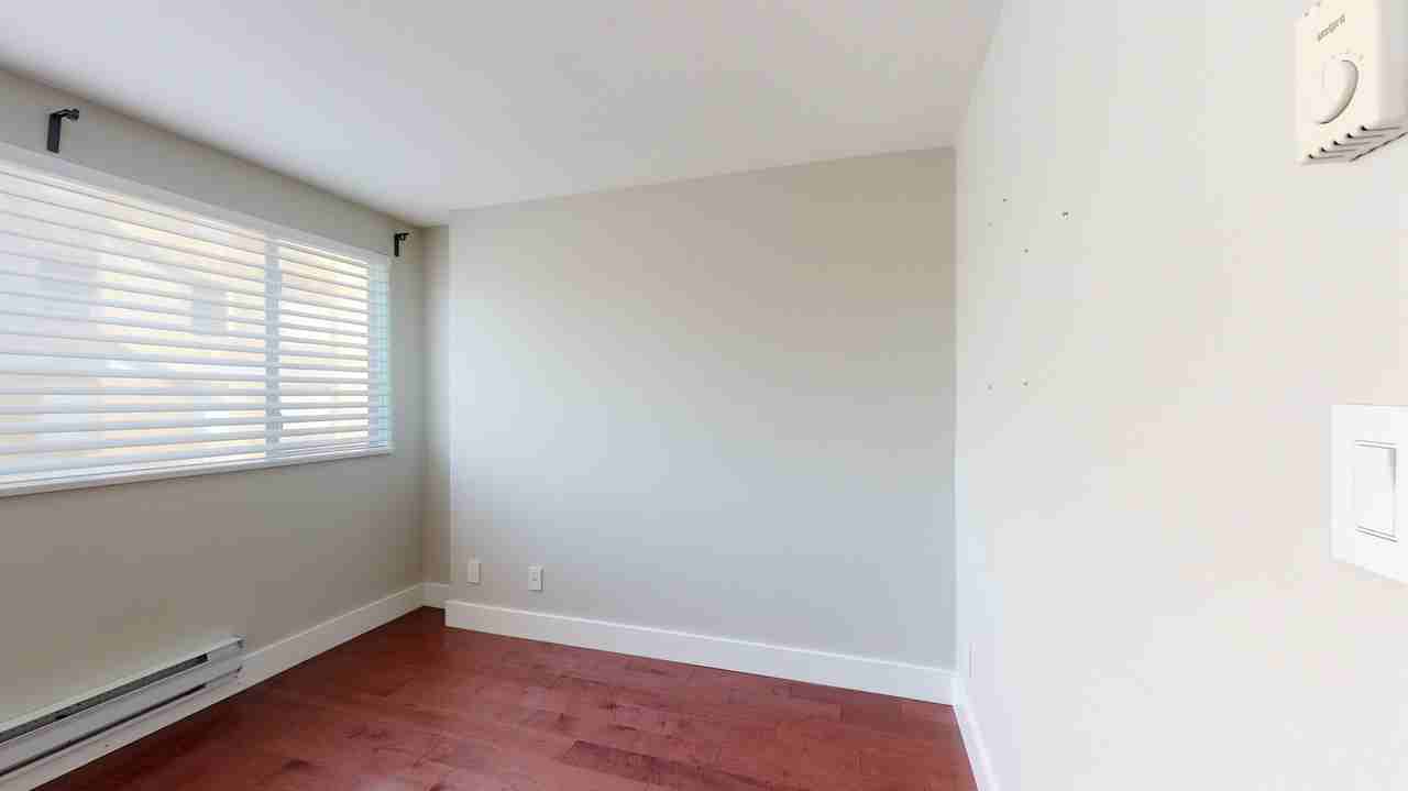 1702 Chesterfield Ave - Photo 2 of 4