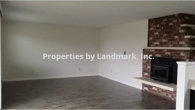 241 Bay View St - Photo 3 of 7