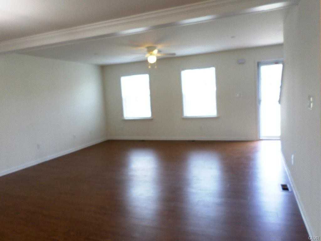 328 E Prospect St - Photo 2 of 18