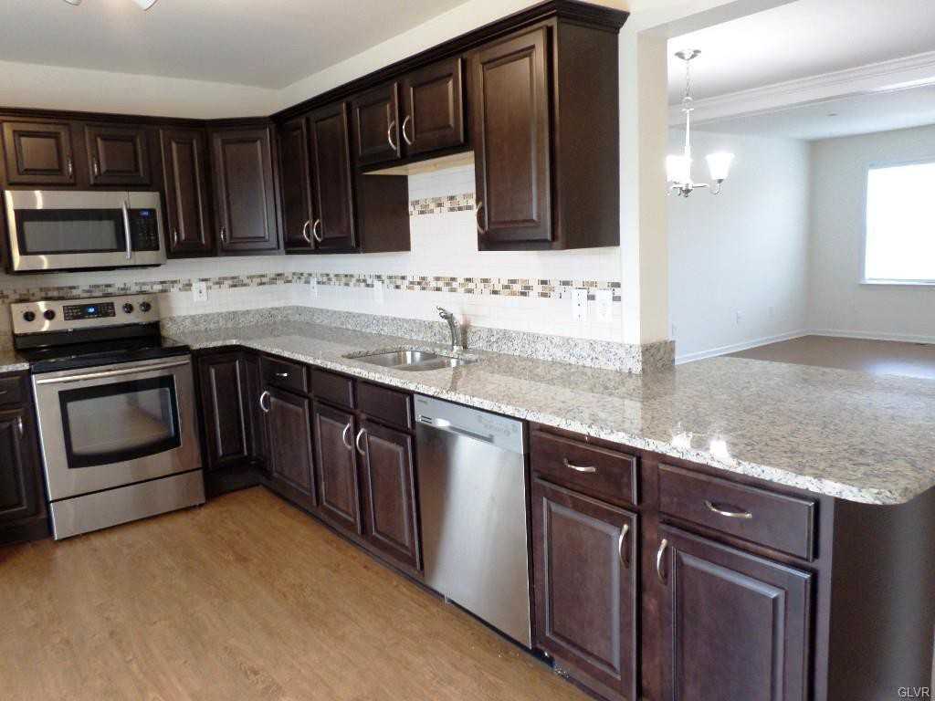 328 E Prospect St - Photo 3 of 18