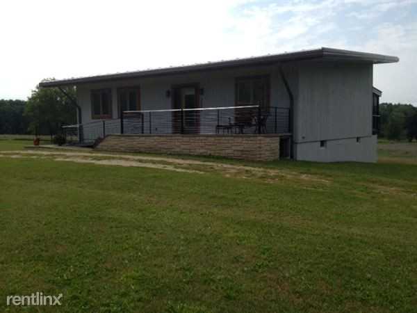 3255 44th St - Photo 2 of 9