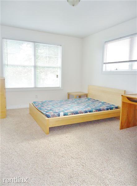 133 Hill St - Photo 3 of 45