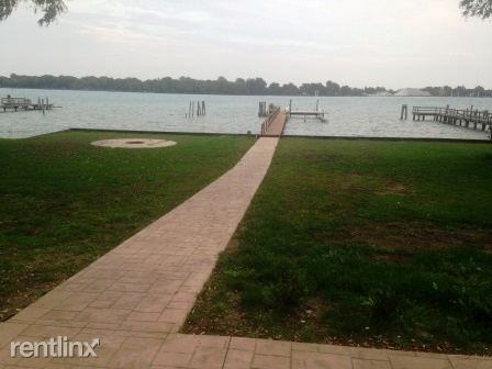 2025 S Parker St - Photo 2 of 18