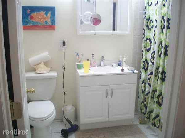 42 Anderson St - Photo 2 of 7