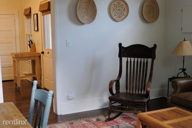 1112 E Clark St - Photo 2 of 10