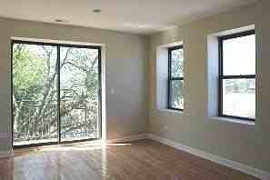 4759 N Maplewood Ave - Photo 2 of 10