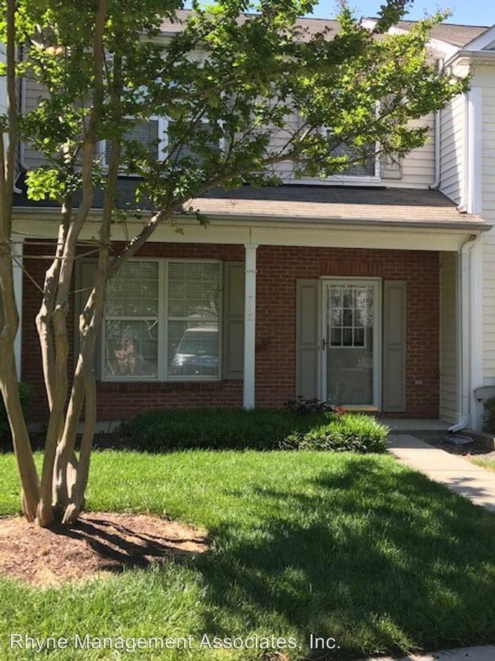712 Canyon Lake Circle - Photo 2 of 29