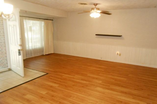 708 Schilder Dr - Photo 2 of 9