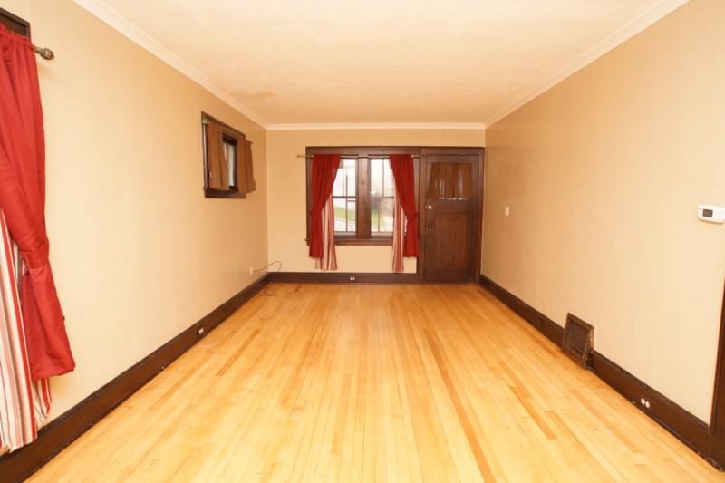 421 N 19 1/2 Ave - Photo 3 of 10