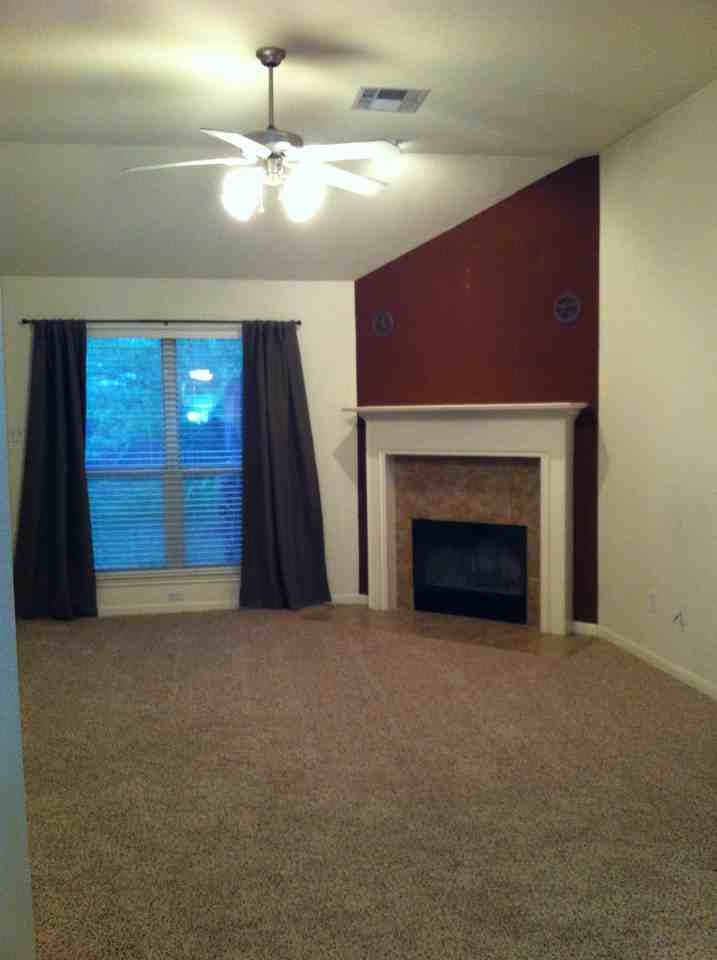 8407 Skyview - Photo 2 of 6