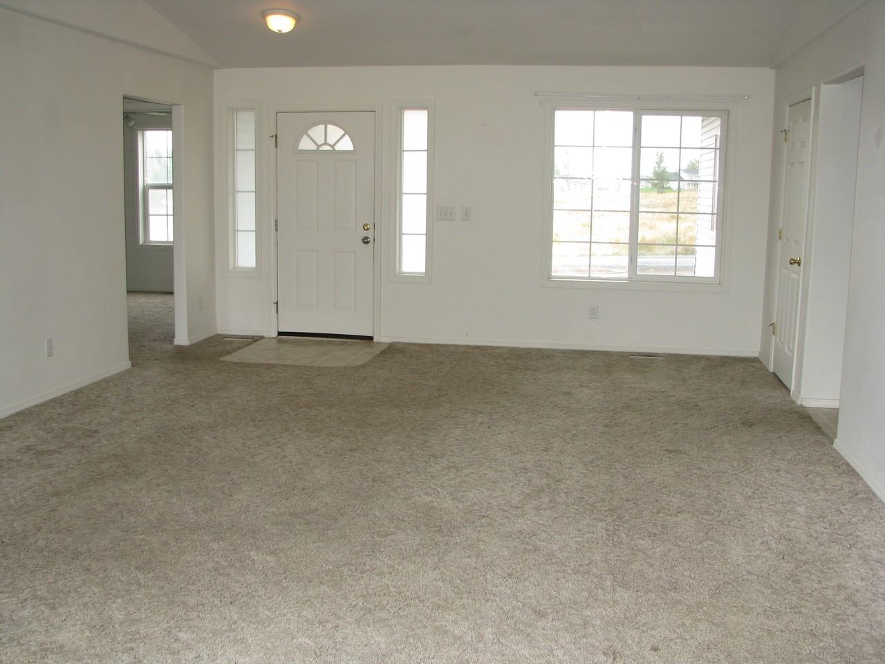 567 Smokey Mountain Dr - Photo 3 of 19