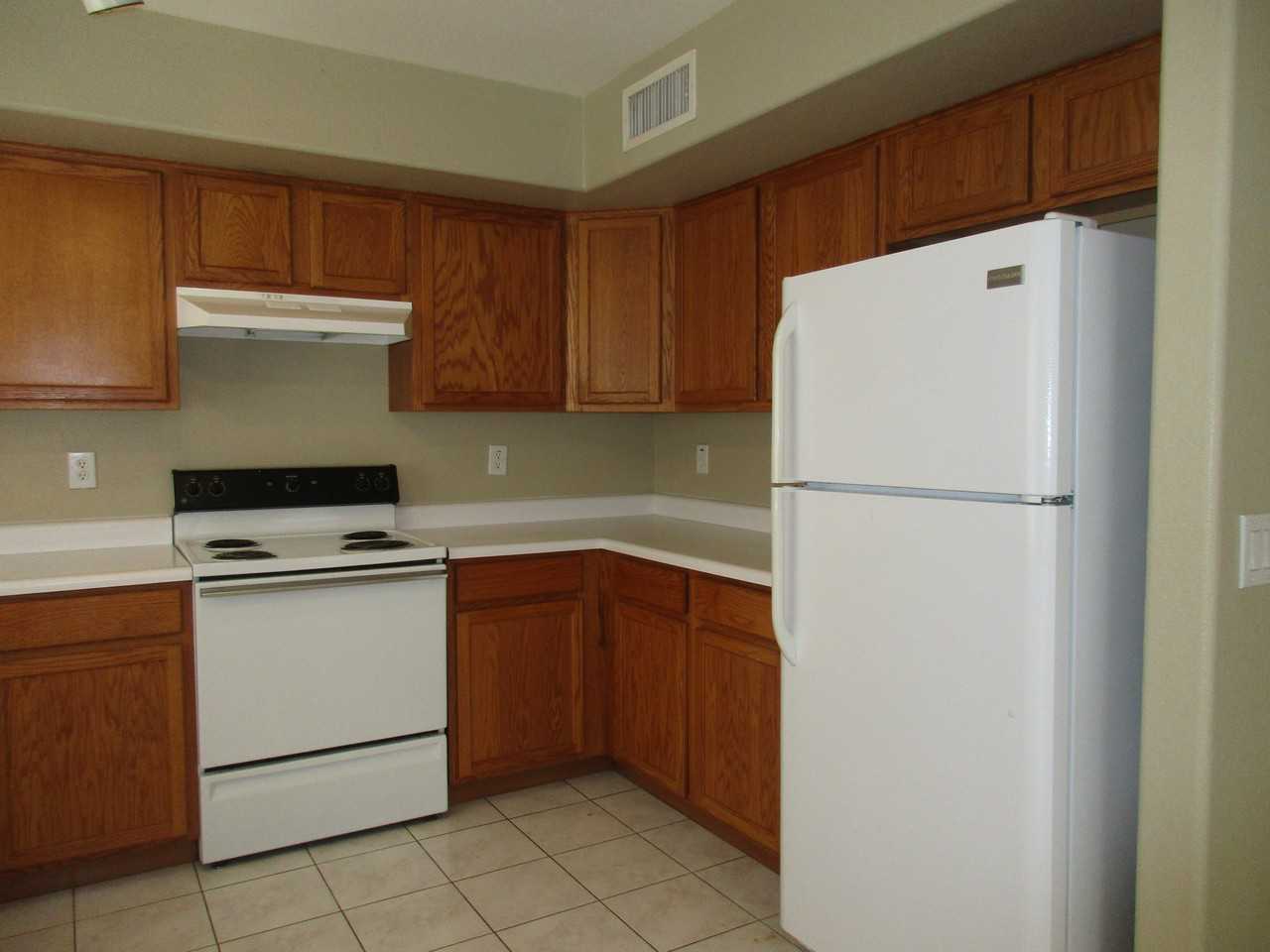 12539 W. Medlock Dr. - Photo 3 of 8
