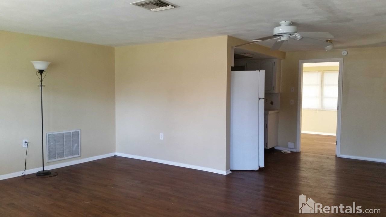 5245 Drift Tide Dr - Photo 2 of 7