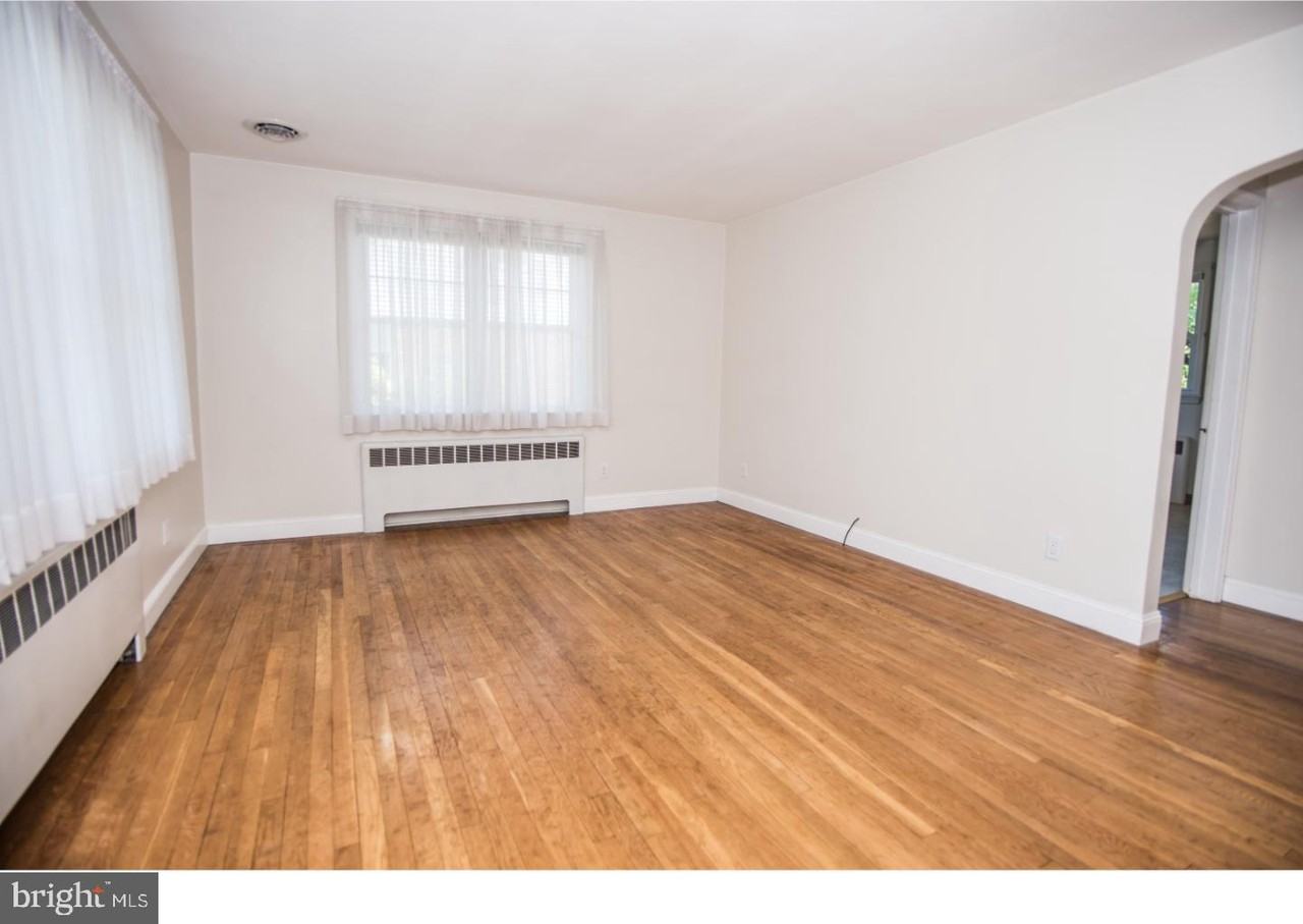 577 S 3rd St - Photo 3 of 21