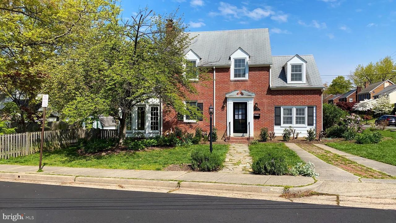 1001 Virginia Ave - Photo 2 of 26