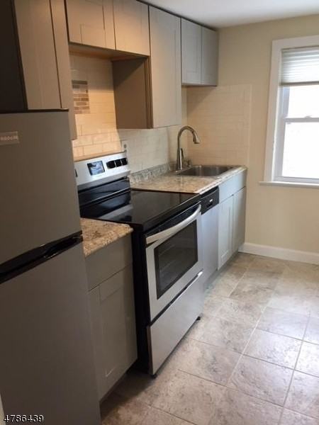 72 Main St - Photo 2 of 7