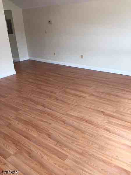 72 Main St - Photo 3 of 7