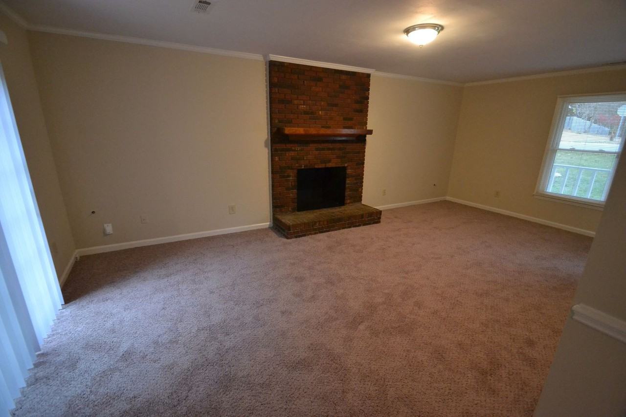 7200 Rockwood Forest Ln - Photo 2 of 20