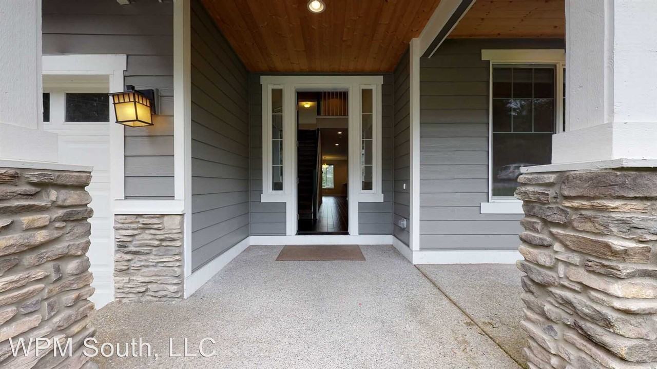 9214 34th St E - Photo 2 of 10