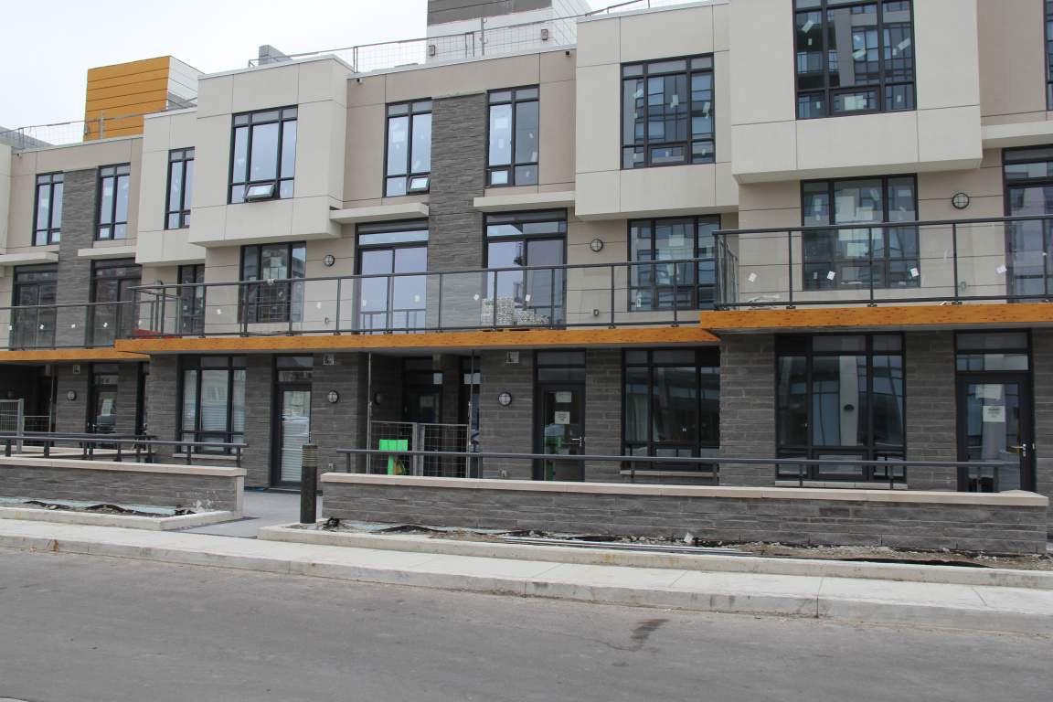 Luxury Townhouse at 401 & Liverpool in Pickering Apartments 1245