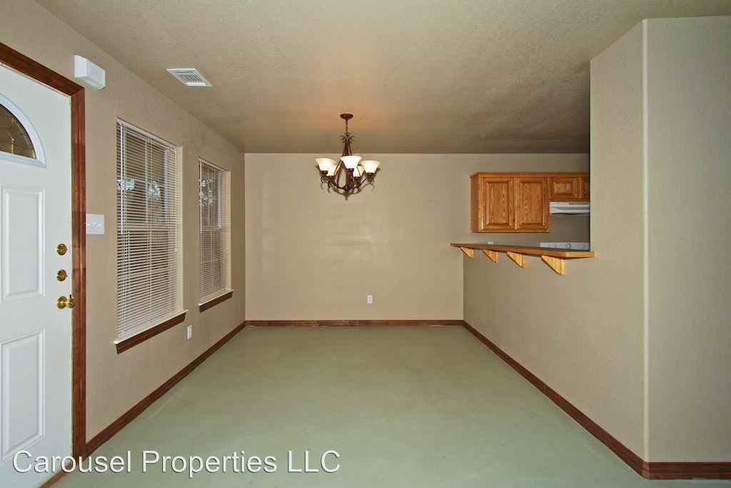 10910 Shady Oaks - Photo 3 of 23