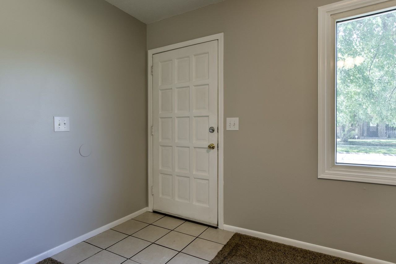 4732 North 71st Street - Photo 3 of 24