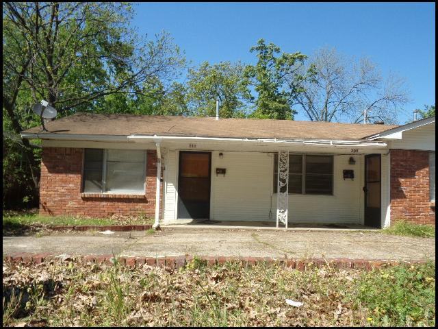 211 W I Ave - Photo 2 of 9