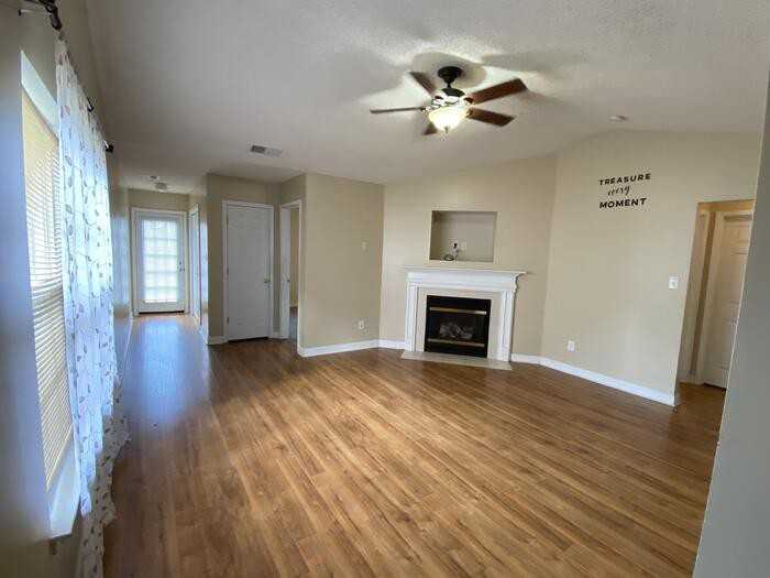 2011 Chadwell Court - Photo 2 of 5